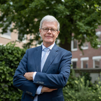 dr. A.H. (Anne) Flierman <h2>Nevenfuncties</h2>
<p>- Lid Eerste Kamer der Staten Generaal (CDA) vanaf 16 juni 2009, tevens Eerste Ondervoorzitter sinds 30 juni 2015<br />- Lid Bestuur European Association for Quality Assurance in Higher Education (ENQA) vanaf 23 oktober 2015, herbenoemd op 18 oktober 2018<br />- Voorzitter Raad van Toezicht Stichting Landschap Overijssel vanaf 1 oktober 2016<br />- Voorzitter Raad van Toezicht Streekziekenhuis Koningin Beatrix Winterswijk vanaf 1 mei 2013<br />- Lid Raad van Toezicht Nuffic vanaf januari 2014<br />- Lid Raad van Commissarissen Cogas BV Almelo vanaf 1 oktober 2010</p>