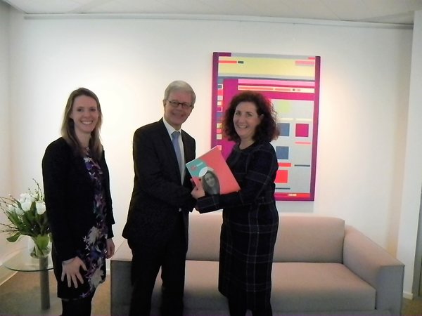 Anke Schols, Anne Flierman, Minister Van Engelshoven (van links naar rechts)